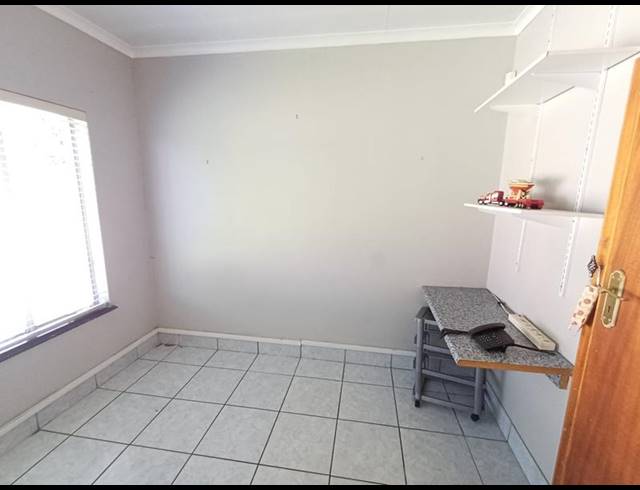 3 BEDROOM HOUSE FOR SALE IN VANDERBIJLPARK CE 4